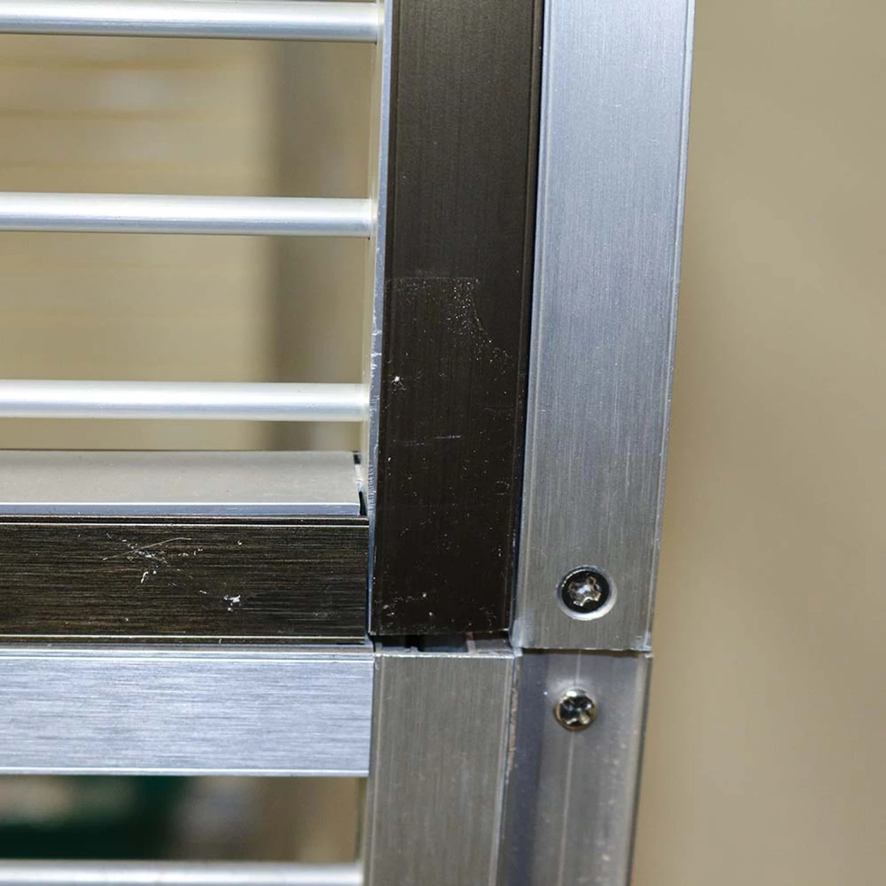 *** Collection Only *** King`s Aluminium ACA3325 Silver / Bronze Mix Arch Top Cage - Image 7